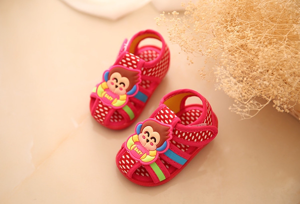 Παιδικά σανδάλια για αγόρια και κορίτσια 15 μοντέλα