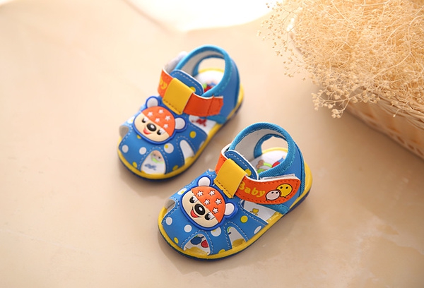 Παιδικά σανδάλια για αγόρια και κορίτσια 15 μοντέλα