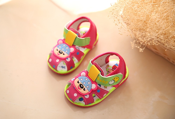 Παιδικά σανδάλια για αγόρια και κορίτσια 15 μοντέλα