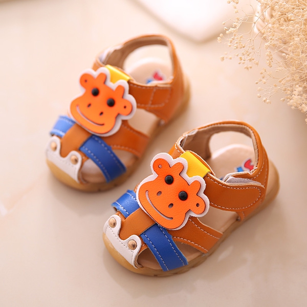 Παιδικά σανδάλια για αγόρια και κορίτσια 15 μοντέλα