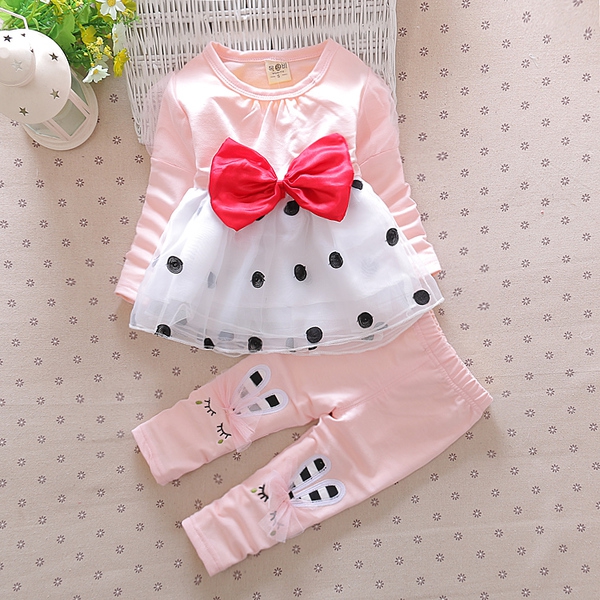 Детски пролетни  комплекти  в четири цвята.