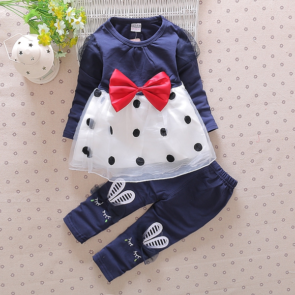 Детски пролетни  комплекти  в четири цвята.