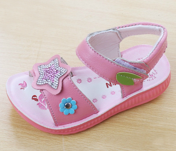 Παιδικά σανδάλια το καλοκαίρι για τα κορίτσια σε διάφορα χρώματα - 23 διαφορετικά μοντέλα