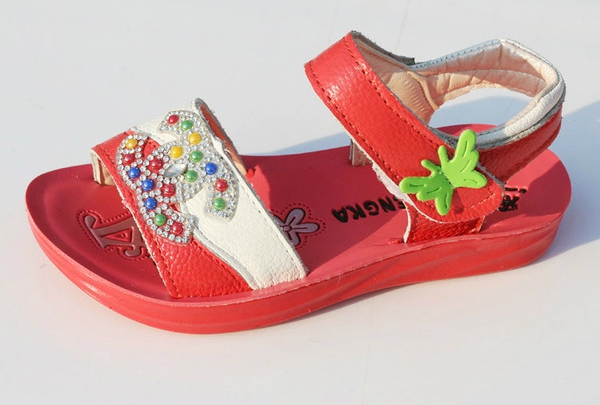 Παιδικά σανδάλια το καλοκαίρι για τα κορίτσια σε διάφορα χρώματα - 23 διαφορετικά μοντέλα