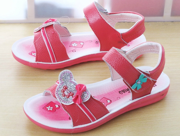 Παιδικά σανδάλια το καλοκαίρι για τα κορίτσια σε διάφορα χρώματα - 23 διαφορετικά μοντέλα