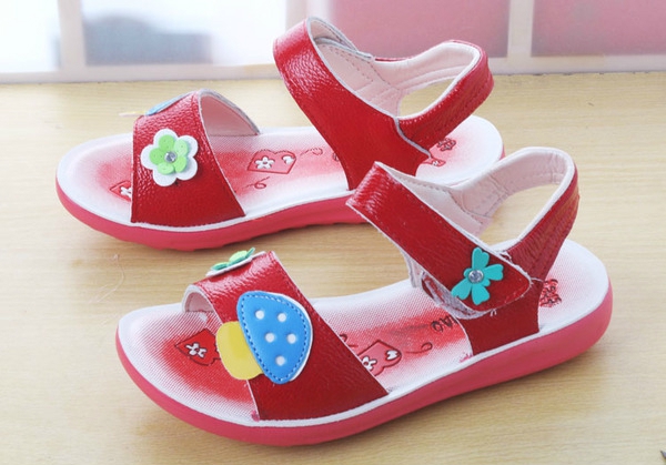 Παιδικά σανδάλια το καλοκαίρι για τα κορίτσια σε διάφορα χρώματα - 23 διαφορετικά μοντέλα