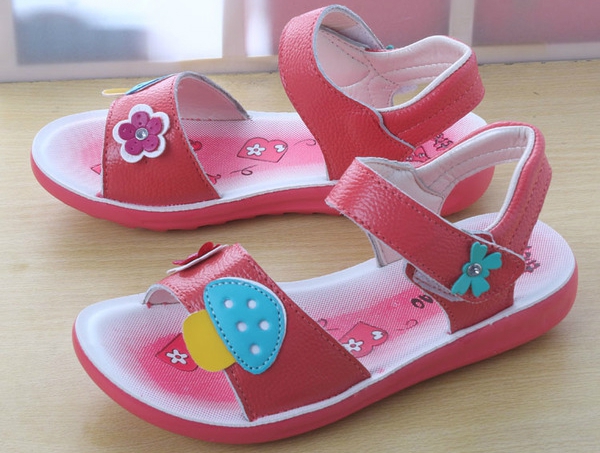 Παιδικά σανδάλια το καλοκαίρι για τα κορίτσια σε διάφορα χρώματα - 23 διαφορετικά μοντέλα