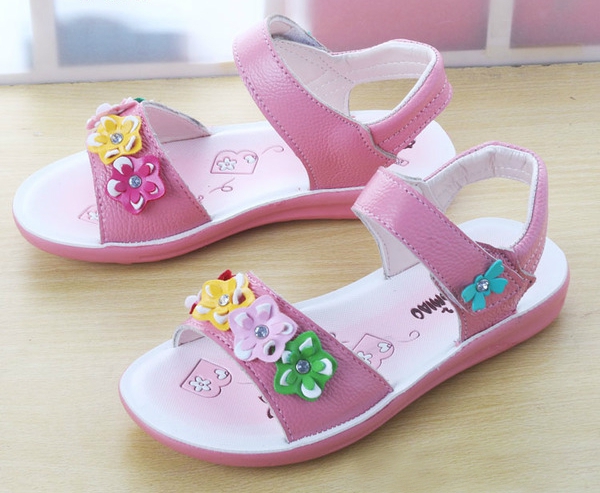 Παιδικά σανδάλια το καλοκαίρι για τα κορίτσια σε διάφορα χρώματα - 23 διαφορετικά μοντέλα