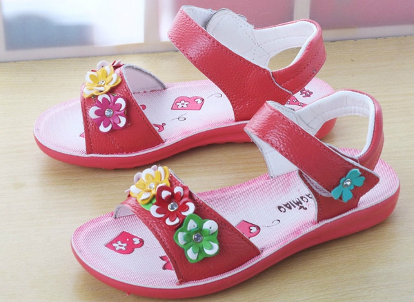 Παιδικά σανδάλια το καλοκαίρι για τα κορίτσια σε διάφορα χρώματα - 23 διαφορετικά μοντέλα