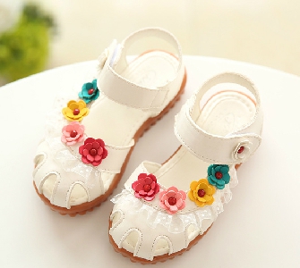 Детски сандалки с цветя за момичета в бели и розови цветове  