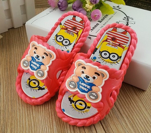 παντόφλες παιδιών για τα αγόρια και τα κορίτσια του καλοκαιριού - 12 μοντέλα