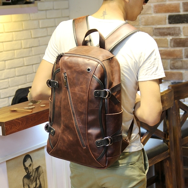 Модерна мъжка раница от изкуствена кожа - в кафяв цвят