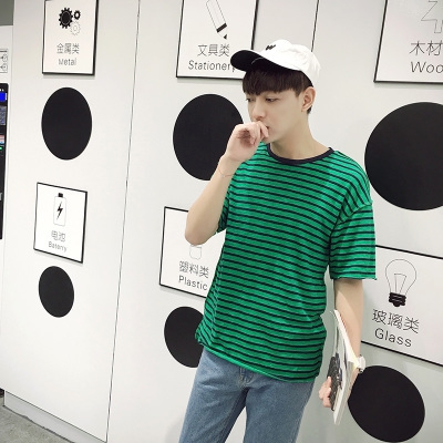 Αντρικά T-shirts για ζεστό καλοκαίρι - κορυφαία μοντέλα