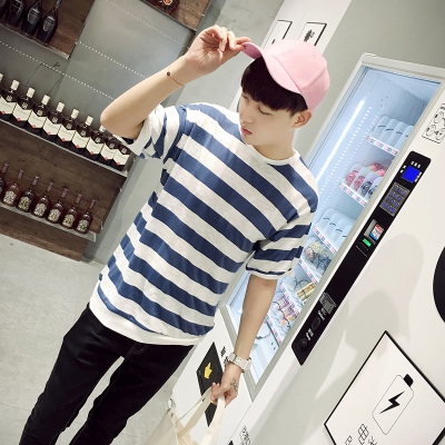 Αντρικά T-shirts για ζεστό καλοκαίρι - κορυφαία μοντέλα