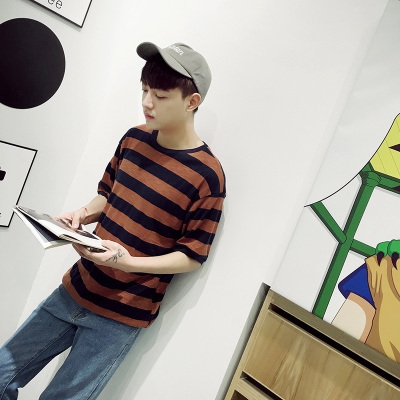 Αντρικά T-shirts για ζεστό καλοκαίρι - κορυφαία μοντέλα