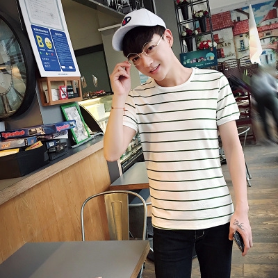 Αντρικά T-shirts για ζεστό καλοκαίρι - κορυφαία μοντέλα