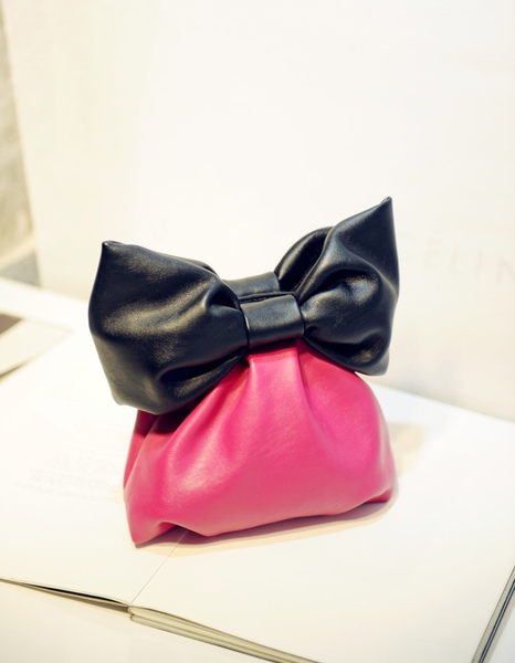 Γυναικεία  δερμάτινη τσάντα - κορδέλα