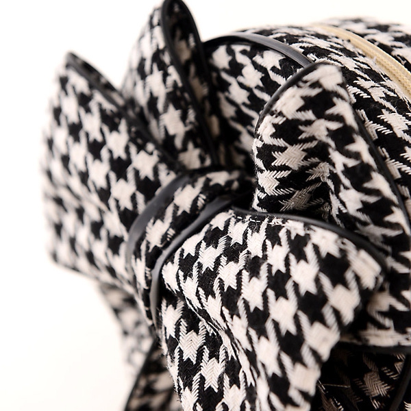 Τσάντα - κορδέλα με λευκό και μαύρο