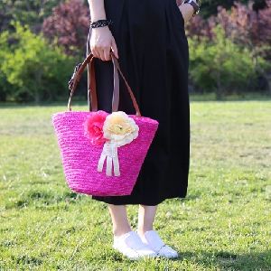 Γυναικεία πλεκτή τσάντα για την  παραλία με λουλούδι