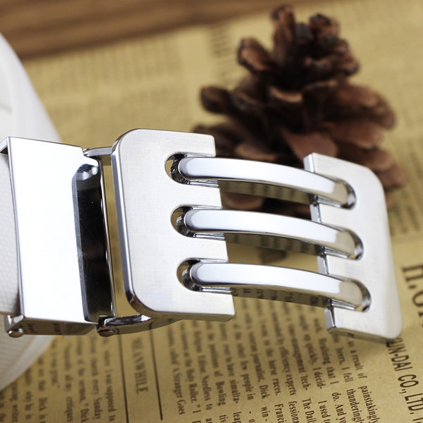 Δερμάτινη ζώνη ημερησίως σε δύο χρώματα - μαύρο και άσπρο