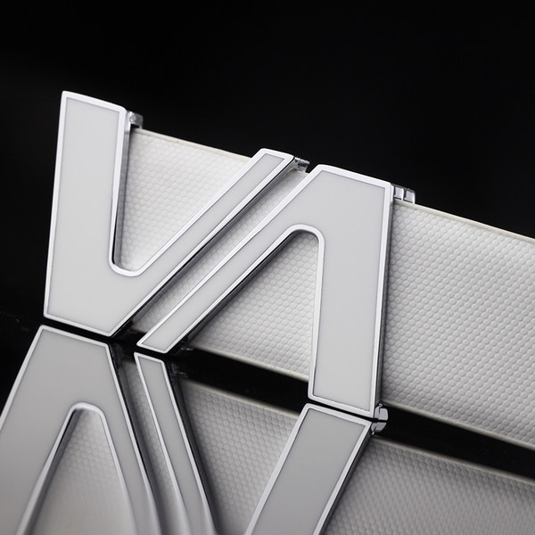 Мъжки колан от изкуствена кожа и мека повърхност и гладка катарама - черен и бял