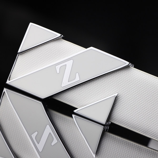 Мъжки колан от изкуствена кожа и мека повърхност и гладка катарама - черен и бял