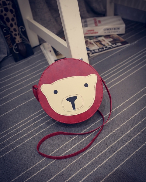 Γυναικεία γύρο τσάντα με μια αρκούδα και ένα μακρύ χερούλι