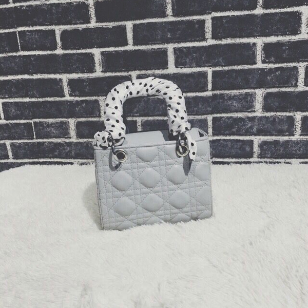 Mini τετράγωνο τσάντα με απομίμηση κασκόλ τυλιγμένο γύρω από τη λαβή