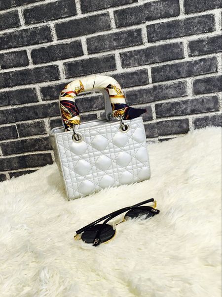 Mini τετράγωνο τσάντα με απομίμηση κασκόλ τυλιγμένο γύρω από τη λαβή