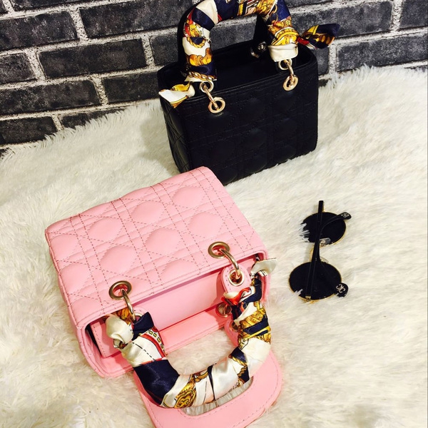 Mini τετράγωνο τσάντα με απομίμηση κασκόλ τυλιγμένο γύρω από τη λαβή