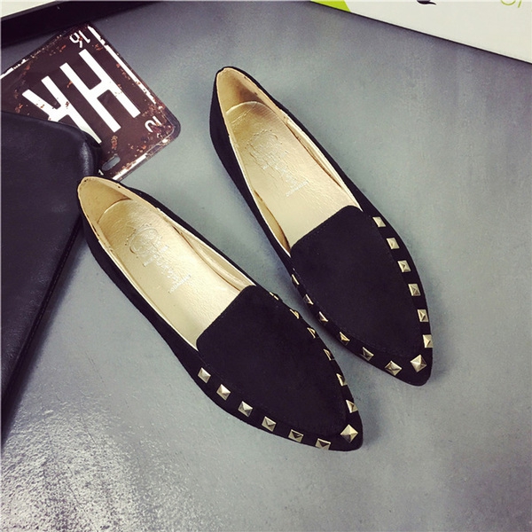 Дамски заострени ежедневни обувки в три цвята с капси.