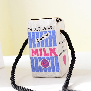 Дамска малка чанта имитираща продукт- кутия за мляко