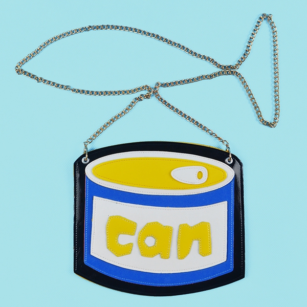 Γυναικεία τσάντα με παιχνιδιάρικο μοτίβο σε διάφορα χρώματα