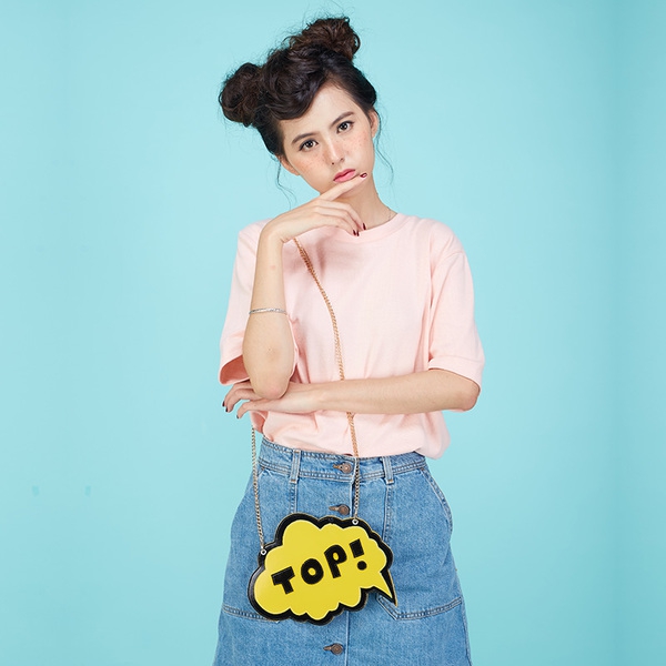 Γυναικεία τσάντα με παιχνιδιάρικο μοτίβο σε διάφορα χρώματα