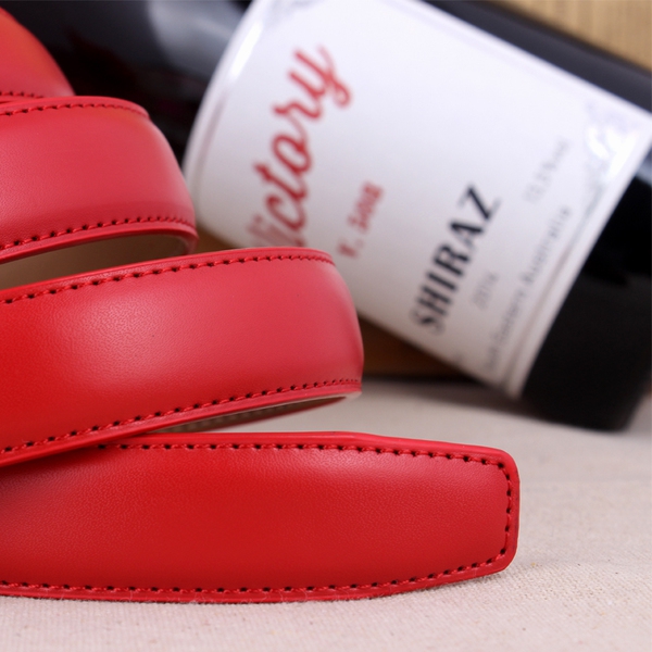 Дамски кожен колан с гладка катарама в няколко цвята и избор от дължина 105 см, 110 см и 115 см