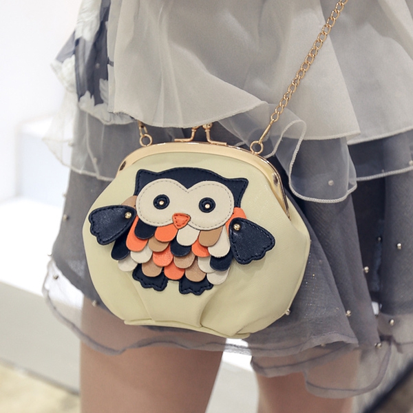 Дамска малка чанта с бухалче в три цвята - бежов, черен и син