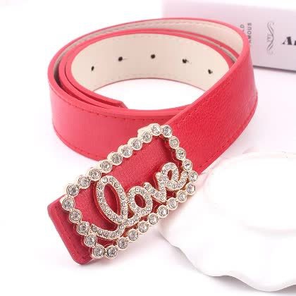 Δερμάτινη ζώνη με διακόσμηση πόρπη και ομαλή "Love" - μπλε, κίτρινο, μαύρο, κόκκινο, λευκό, ροζ και μοβ