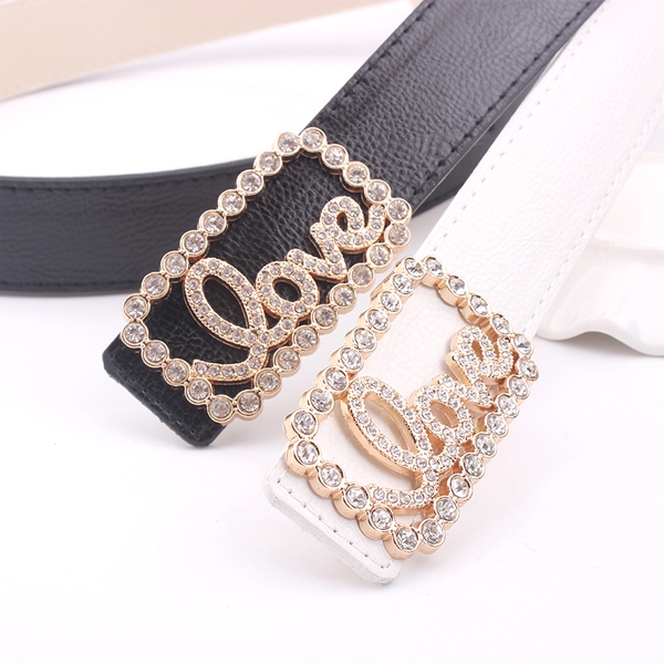 Δερμάτινη ζώνη με διακόσμηση πόρπη και ομαλή "Love" - μπλε, κίτρινο, μαύρο, κόκκινο, λευκό, ροζ και μοβ