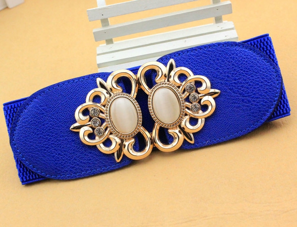 Дамски кожен широк колан с размери - дължина 65 см и ширина 6 см 