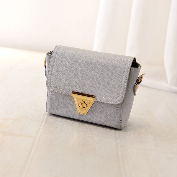 Дамска кожена малка компактна чанта в пет различни цвята