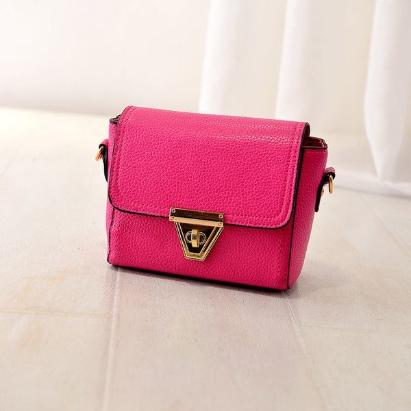 Дамска кожена малка компактна чанта в пет различни цвята