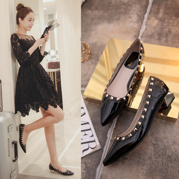 Καθημερινά παπούτσια - μαύρα και κόκκινα.