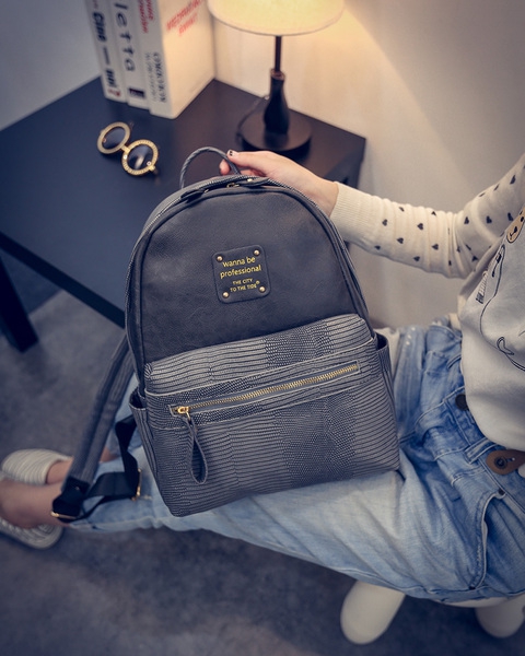 Ελαφρύ σακίδιο γυναικών για τις καθημερινές βόλτες