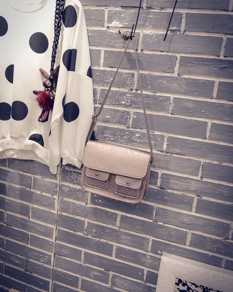 Τσάντα με τσέπες μπροστά