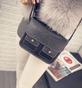 Дамска чанта с предни джобчета