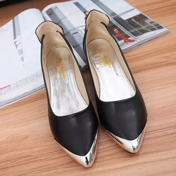 Ανοιξιάτικα παπούτσια  σε άσπρο, ασημί, μαύρο και χρυσό χρώμα