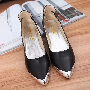 Ανοιξιάτικα παπούτσια  σε άσπρο, ασημί, μαύρο και χρυσό χρώμα