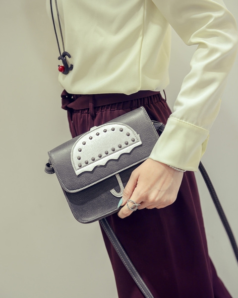 Μικρό συμπαγές τσάντα με απλικέ ομπρέλα