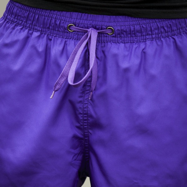 Πολύχρωμο καλοκαίρι σορτς για τους άνδρες - 6 μοντέλα