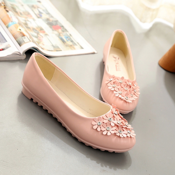 Τρία χρώματα καθημερινά ανοιξηάτικα παπούτσια